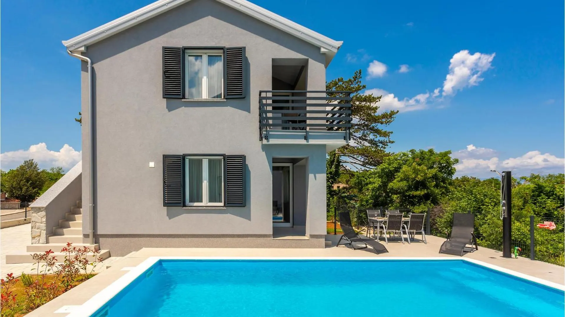 Stunning Apartment In Vrbnik With House Sea View location